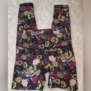Floral Lululemon Athletic yoga pants